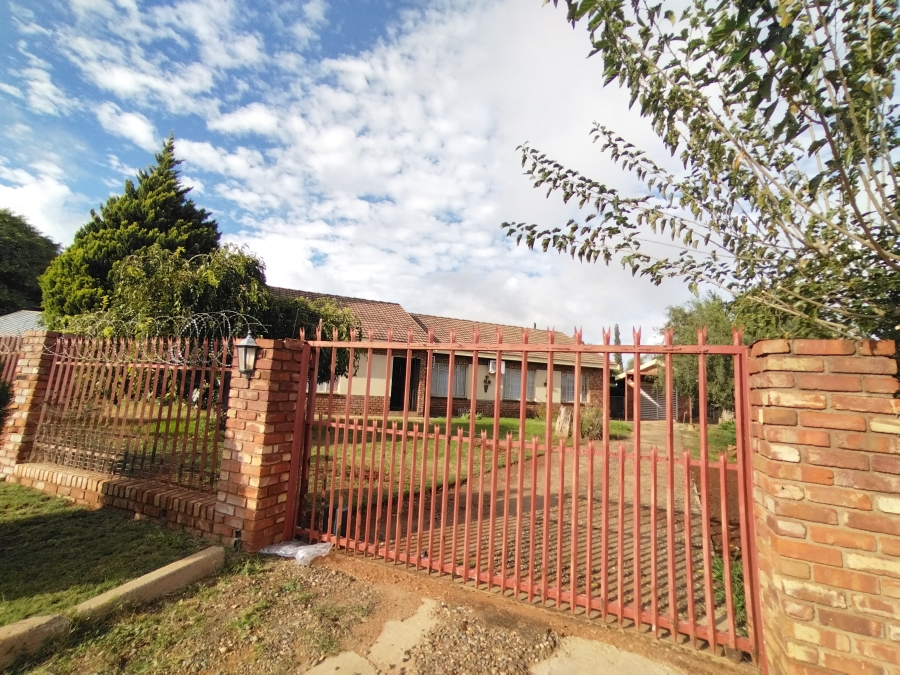 3 Bedroom Property for Sale in Warrenton Northern Cape